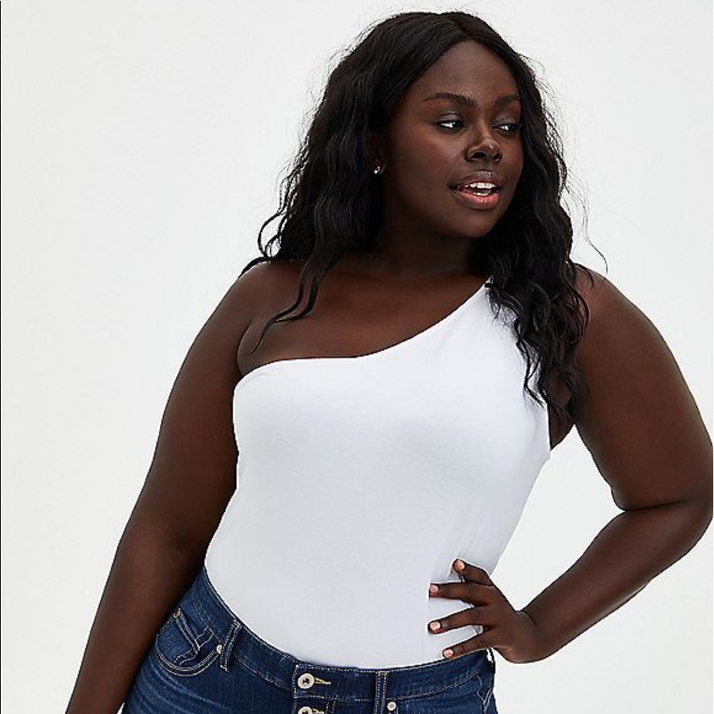 WHITE ONE SHOULDER FOXY TOP